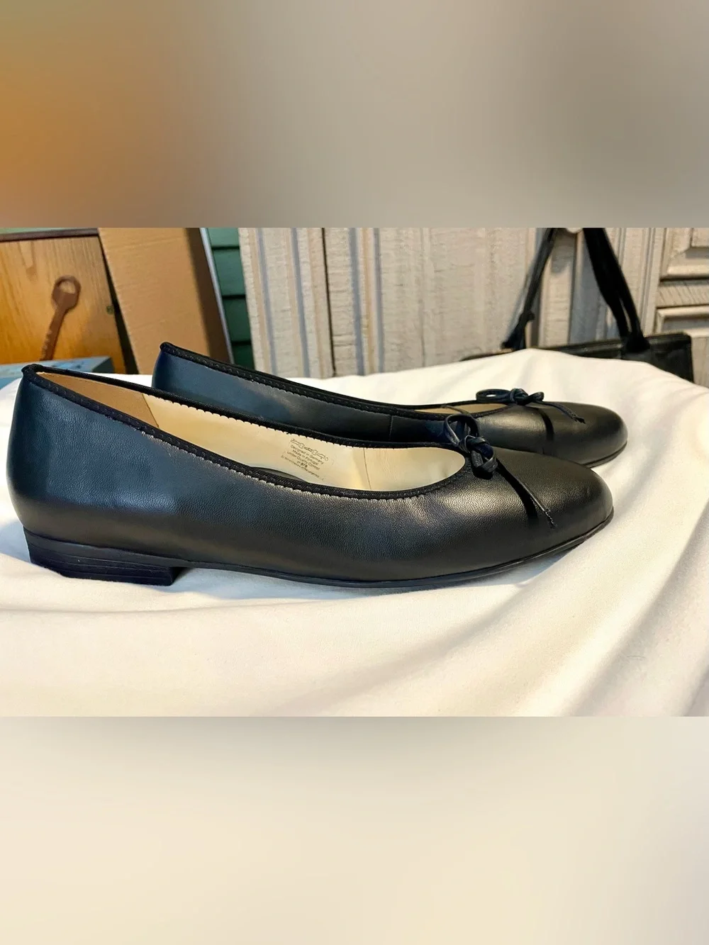 ARA Sardinia Ballet Flats/Shoes-Women's Sz 8.5-Black Leather w/Bow-Arch Support